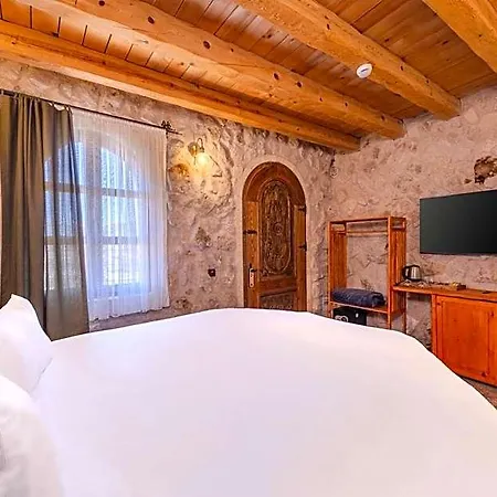 The Calypso Cave Otel