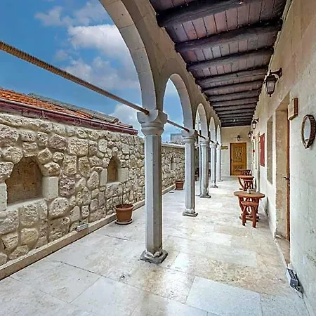 The Calypso Cave Otel